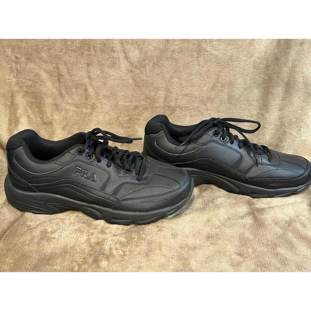 Fila Shoes Black Size 9 Women’s Tennis Shoes Work Shoes